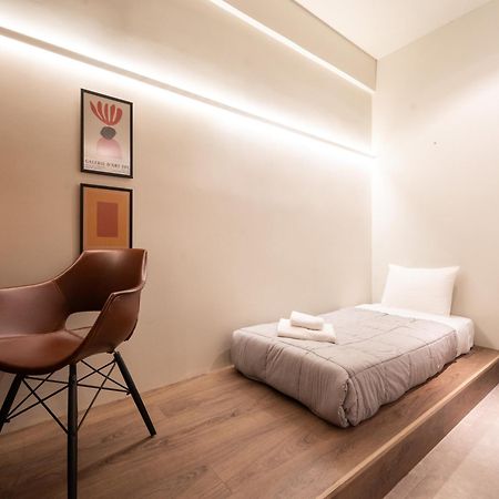 A Place 4U No6 - City Escape With Balcony Lounge & Open Living Space Athens Ngoại thất bức ảnh