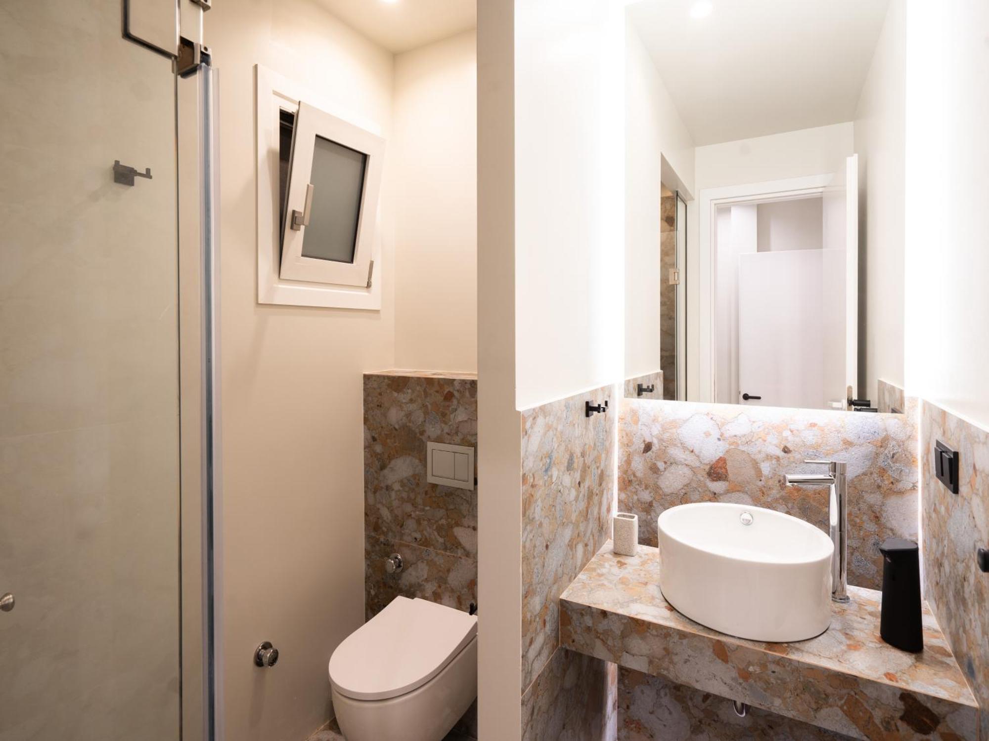 A Place 4U No6 - City Escape With Balcony Lounge & Open Living Space Athens Ngoại thất bức ảnh